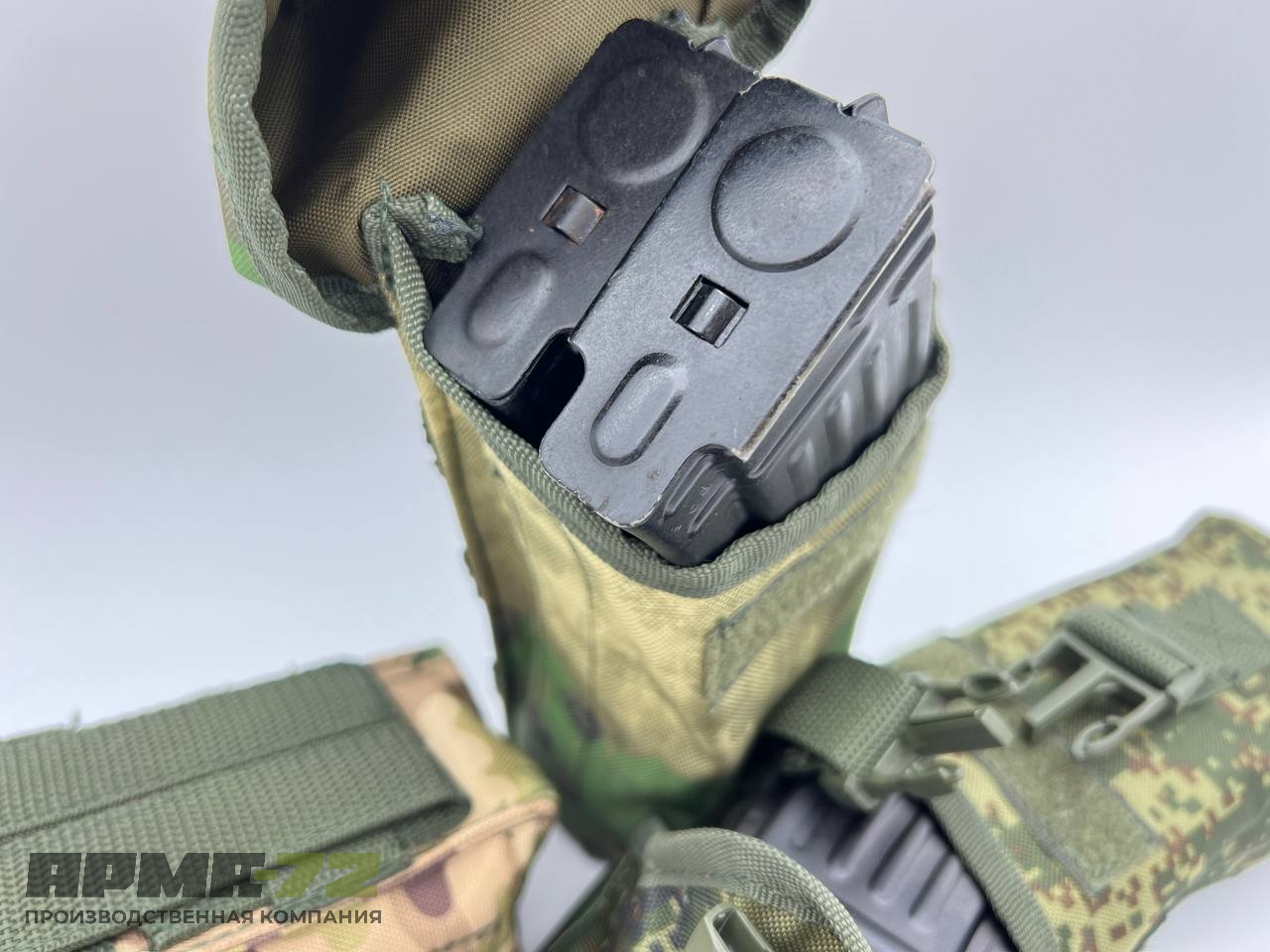 Подсумок закрытый сдвоенный (под два магазина АК) на системе MOLLE