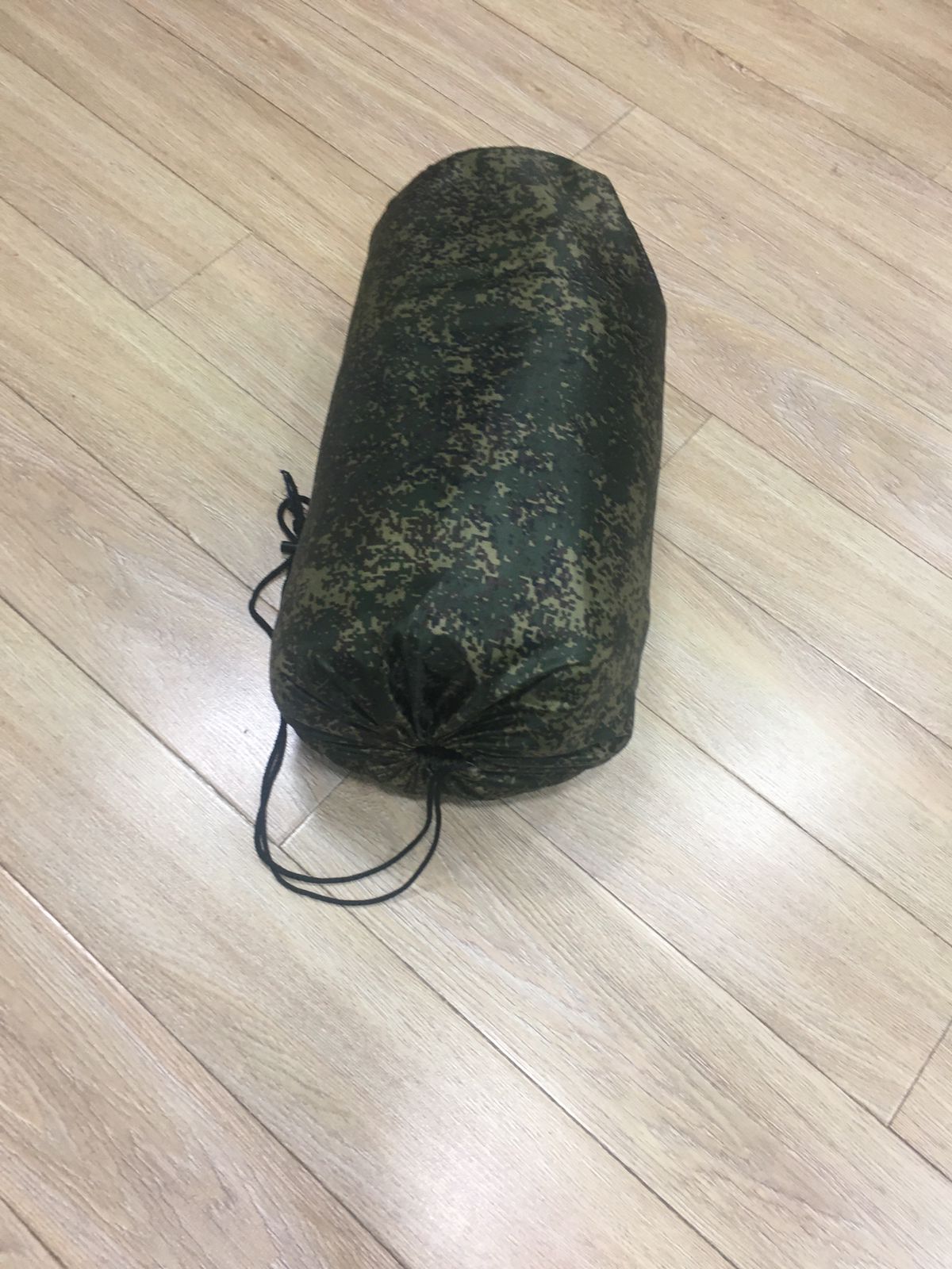 Армейский спальный мешок с капюшоном со стяжкой на 2-х фиксаторах