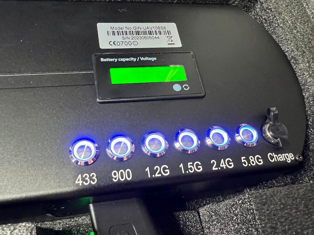 Портативный блокиратор дронов Гарпия ПРО/ 16-канальный